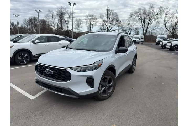 $27501 : Ford Escape 2025 AWD ST-Line image 4