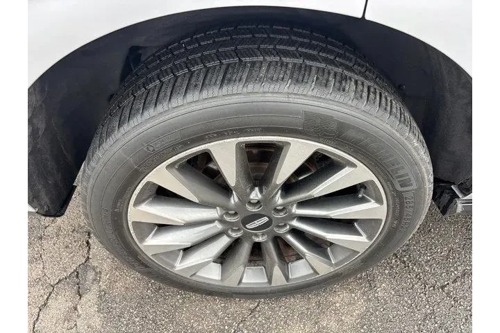 $32985 : Lincoln Navigator 2019 4x4 S image 10