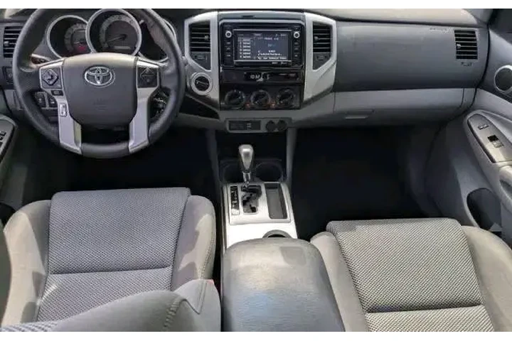 $3500 : Clean tacoma and Runs well image 5