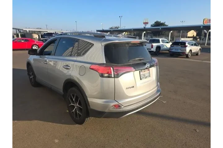 $19900 : Toyota RAV4 2018 SE 4dr SUV image 4