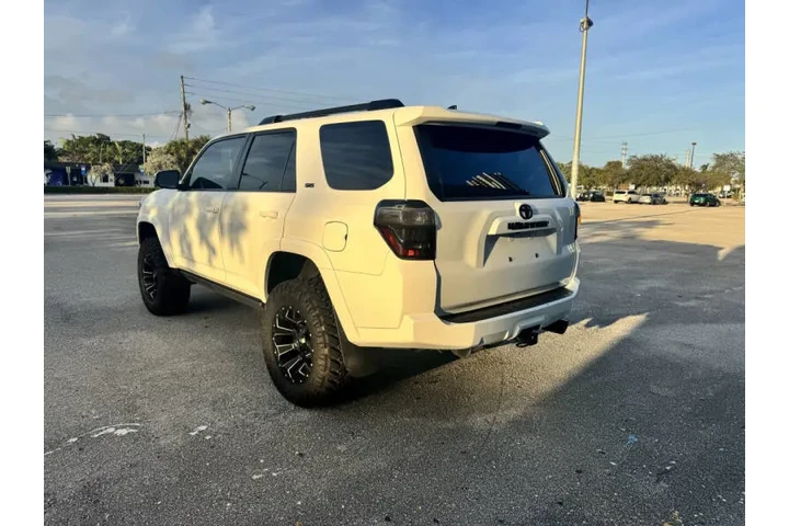 $35499 : 2019 4Runner SR5 Premium image 8