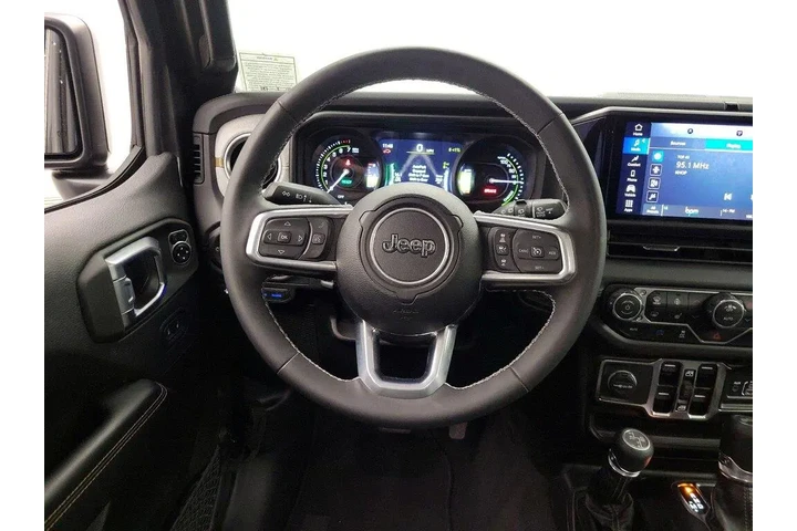 $35998 : Jeep Wrangler 2025 4x4 Sahar image 10