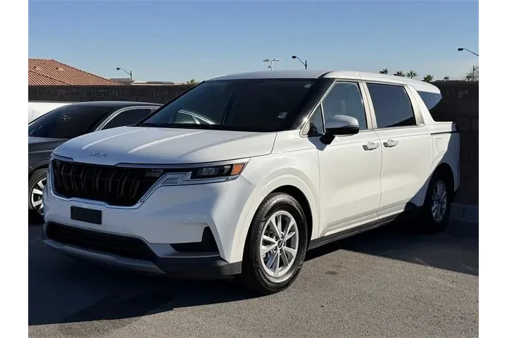 $27588 : Kia Carnival 2022 LX 4dr Min image 2