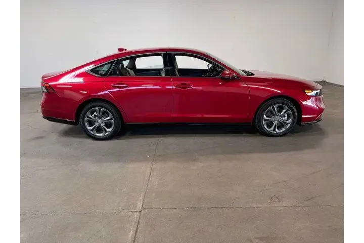 $28906 : Honda Accord Hybrid 2023 image 2