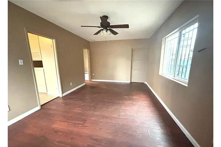 $725 : Lindo dúplex de 2 habitaciones image 3