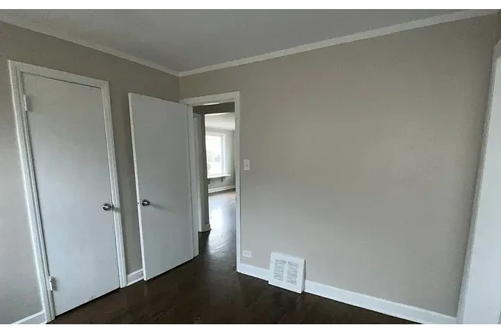 $1350 : HOME FOR RENT IN CHICAGO IL image 9