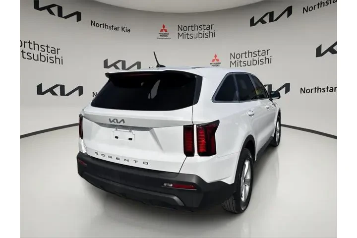 $19995 : Kia Sorento 2022 LX 4dr SUV image 6