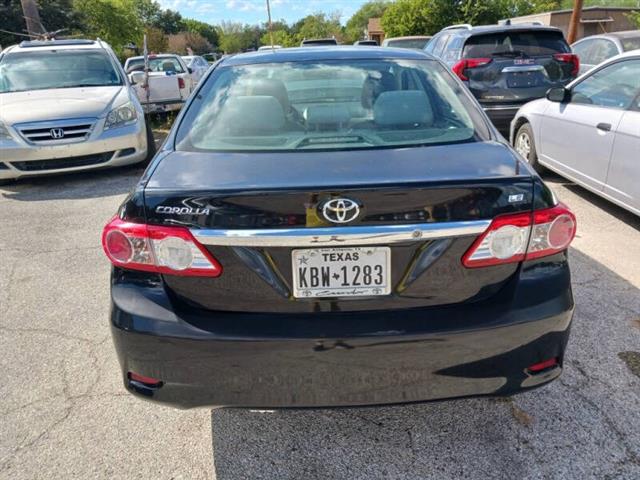 $9900 : 2013 Corolla LE image 3