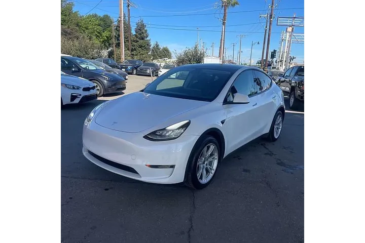 $28995 : Tesla Model Y 2021 AWD Long image 1