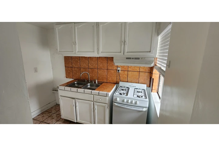 $1750 : 1Rec/1Ba + Utilidades Incl. image 3