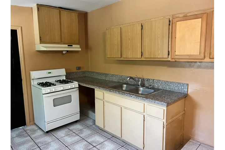 $1800 : Precioso Estudio de Renta image 9