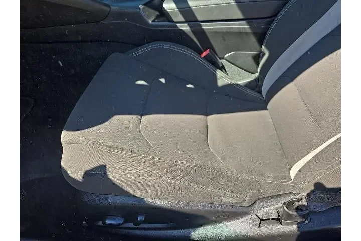 $21398 : Chevrolet Camaro 2020 LT 2dr image 6