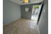 $1300 : Pequeño apartamento en RENTA thumbnail