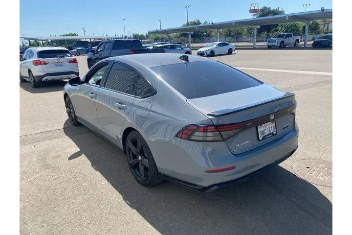 $30900 : Honda Accord Hybrid 2023 Spo image 4
