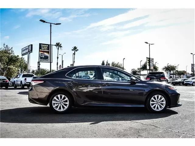 $22995 : 2020 Toyota Camry LE Sedan (71 image 2