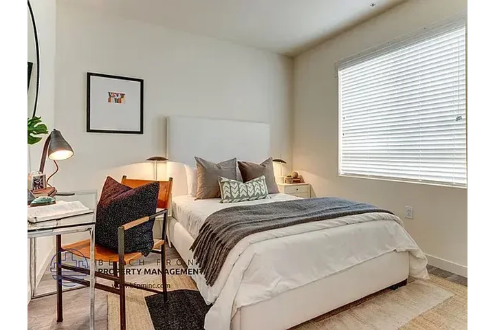 $2695 : $2,695 - 2 Bedroom 2 Bathroom image 3