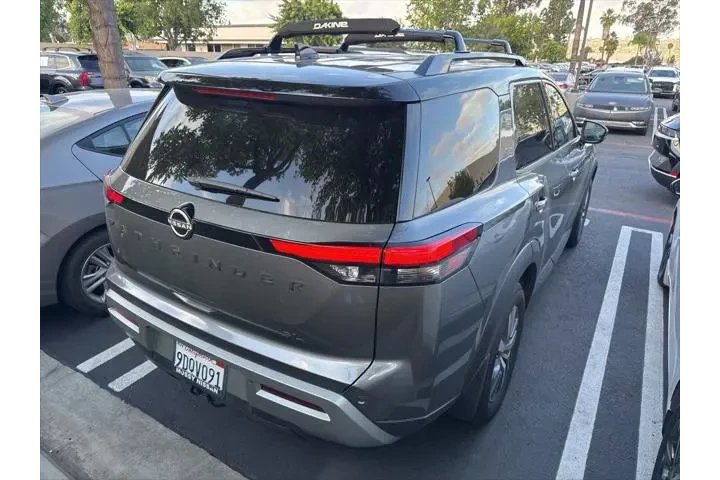 $29462 : Nissan Pathfinder 2023 SL 4d image 3