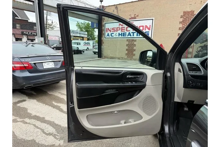 $8995 : 2017 Grand Caravan SXT image 10