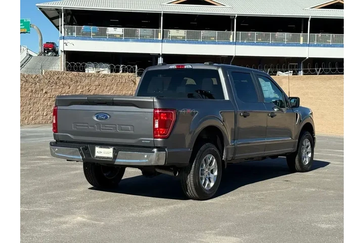 $34589 : Ford F-150 2023 4x4 XLT 4dr image 4