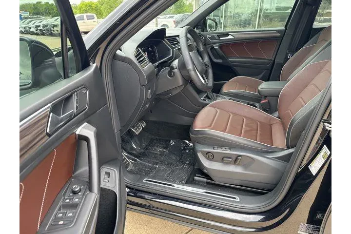 $29995 : Volkswagen Tiguan 2024 AWD S image 7