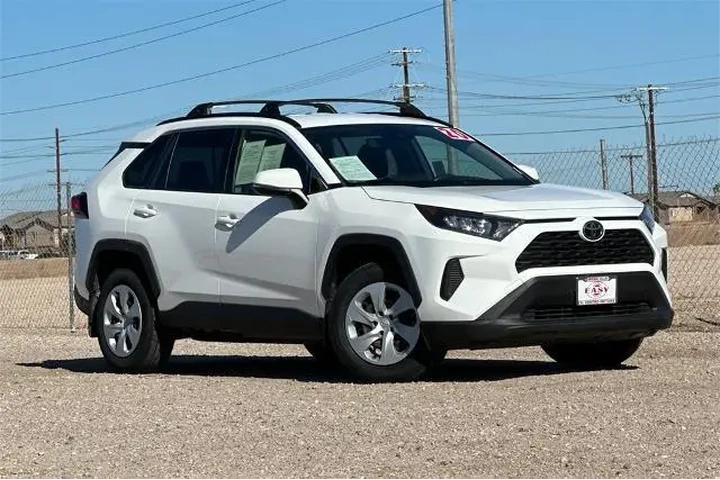 $19800 : Toyota RAV4 2020 LE 4dr SUV image 2