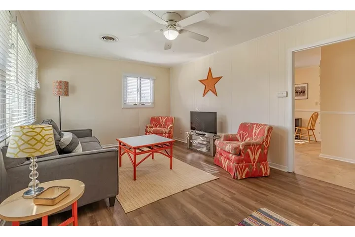 $1150 : YOUR HOME image 1