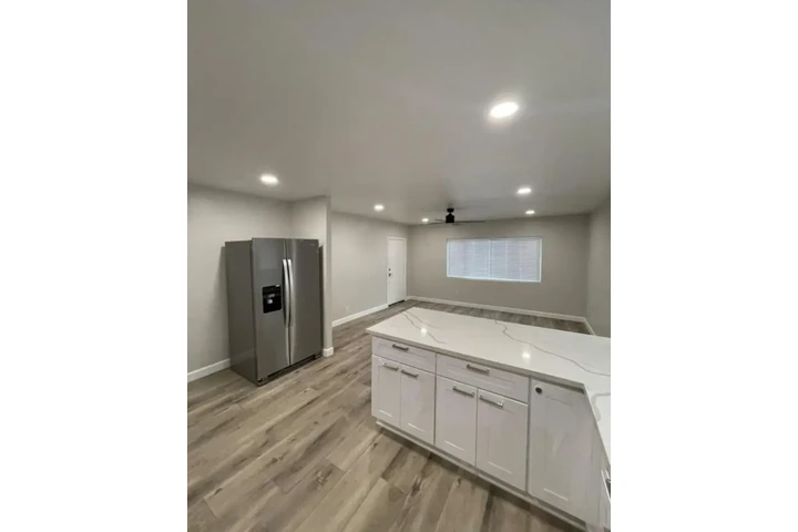 $1100 : APTO PRIVADO EN LOS ANGELES CA image 1
