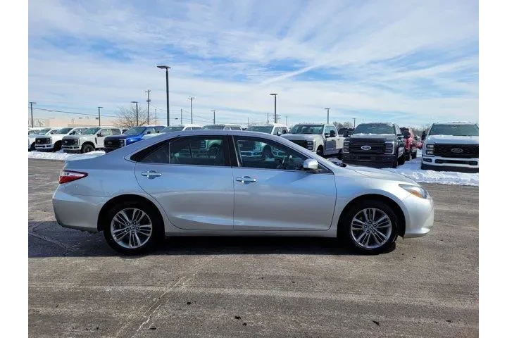 $13598 : Toyota Camry 2017 SE 4dr Sed image 2