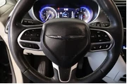 $21736 : Chrysler Pacifica 2022 Touri thumbnail