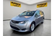 $10900 : 2017 Pacifica Touring-L thumbnail