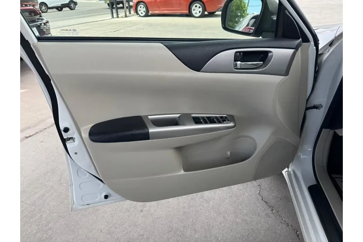 2010 Impreza 2.5i 5-door image 10