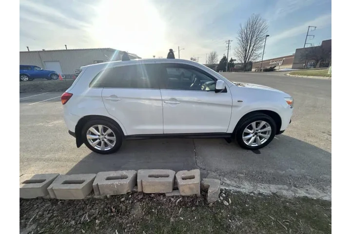 $7990 : 2014 Outlander Sport SE image 7