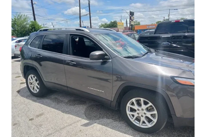 $8995 : 2015 Cherokee Altitude image 7