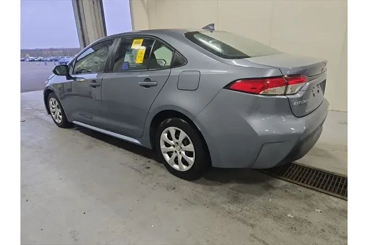 $18493 : Toyota Corolla 2023 LE 4dr S image 4