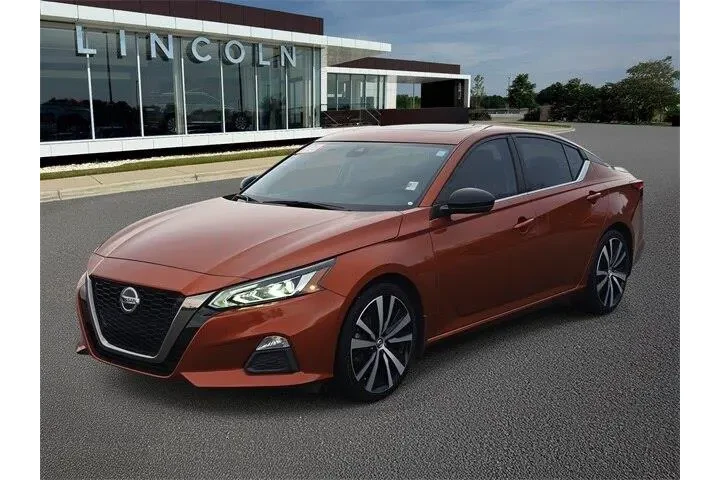 $15986 : Nissan Altima 2021 2.5 SR 4d image 1