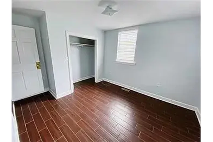 $1950 : Rental property with 3 bedro image 9