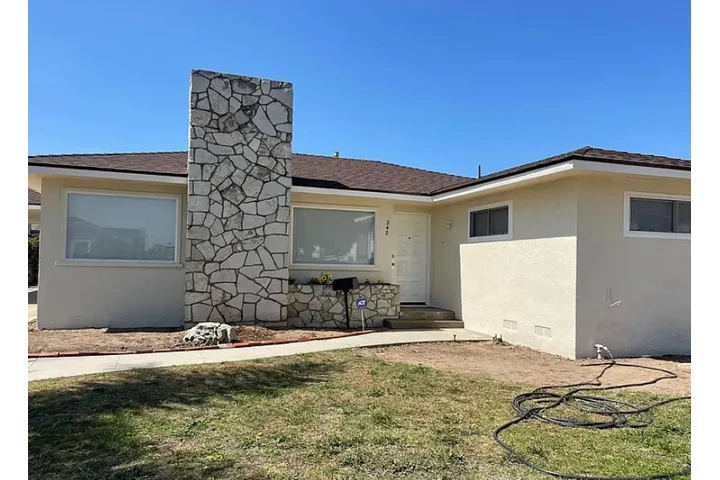 $2200 : Lovely home 4 rent image 2