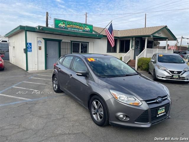 $7950 : 2014 Focus SE Hatchback image 1