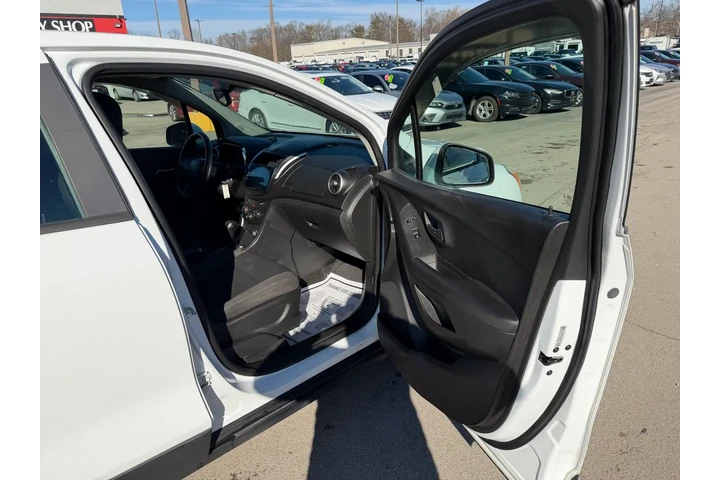 $4980 : 2015 Trax AWD 4dr LS w/1LS image 8