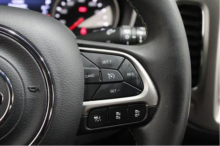 $19915 : Jeep Compass 2021 80th Anniv image 10