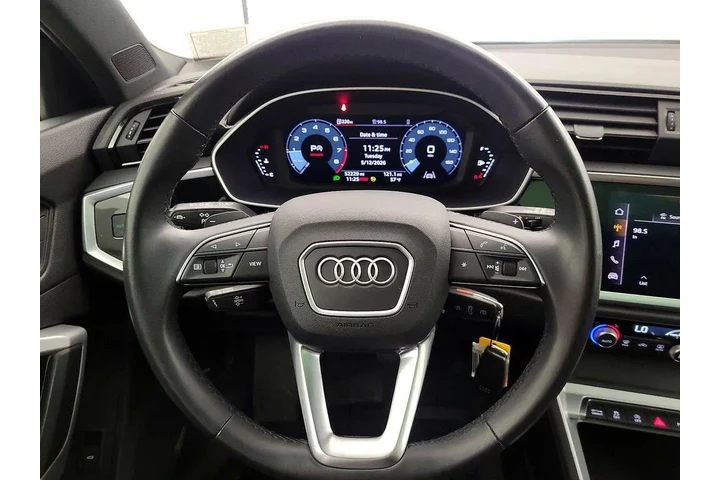 $21998 : Audi Q3 2022 AWD quattro S l image 10