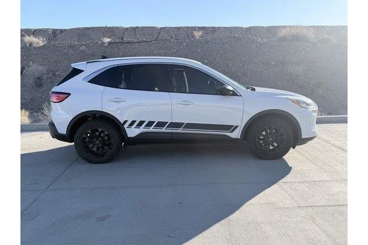 $18253 : Ford Escape 2022 AWD SE 4dr image 4