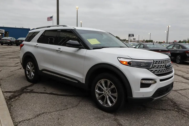 $25988 : 2021 Explorer Limited 4WD image 3