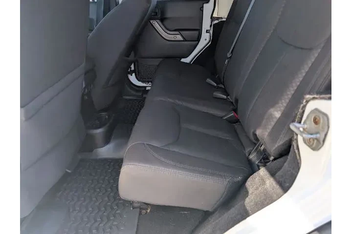 $15000 : Jeep Wrangler Unlimited 2013 image 10