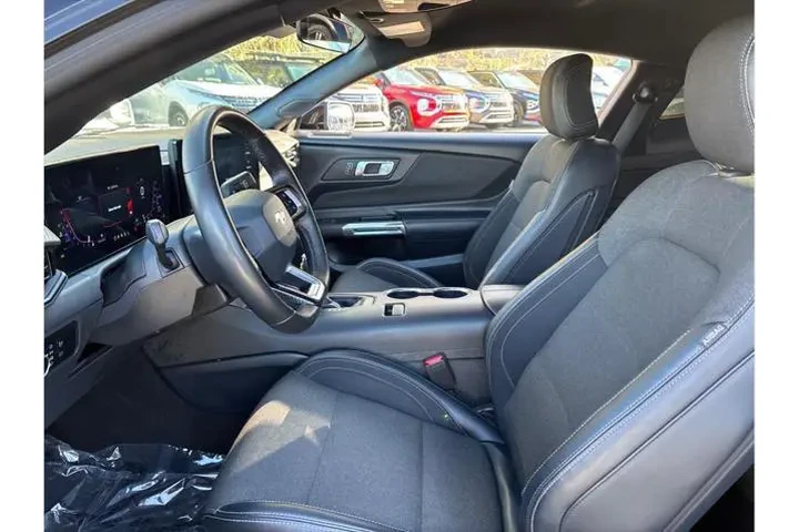 $26898 : Ford Mustang 2024 EcoBoost 2 image 10
