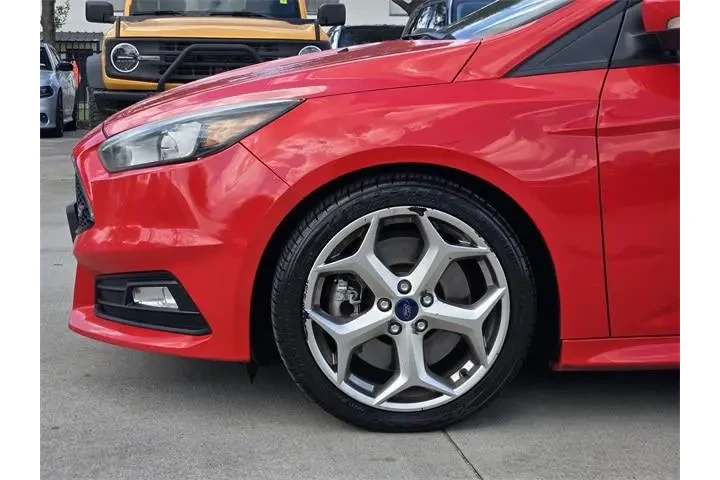 $11810 : Ford Focus 2016 ST 4dr Hatch image 7