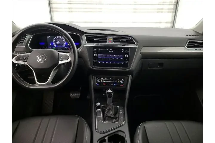 $19998 : Volkswagen Tiguan 2023 SE 4d image 9