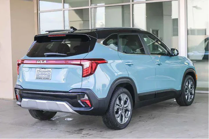 $19894 : Kia Seltos 2024 S 4dr SUV image 8