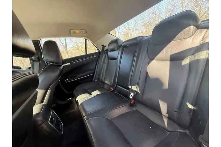 $8999 : 2019 300 Limited image 5