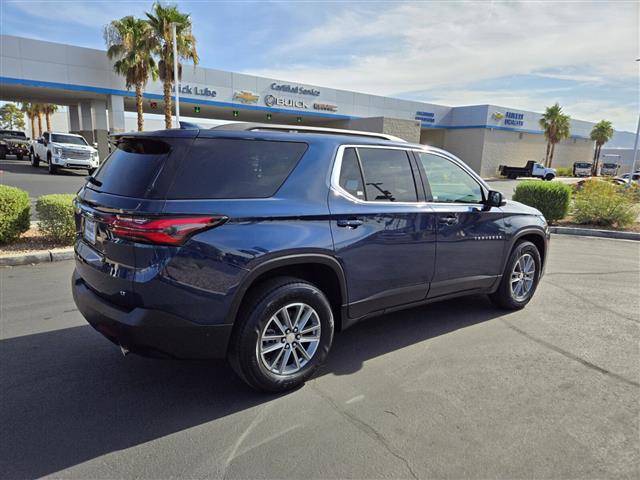 $27635 : Pre-Owned 2023 Traverse LT Cl image 6